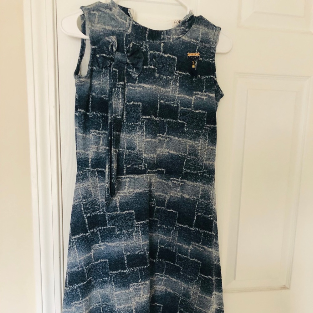 Sleeveless blue dress